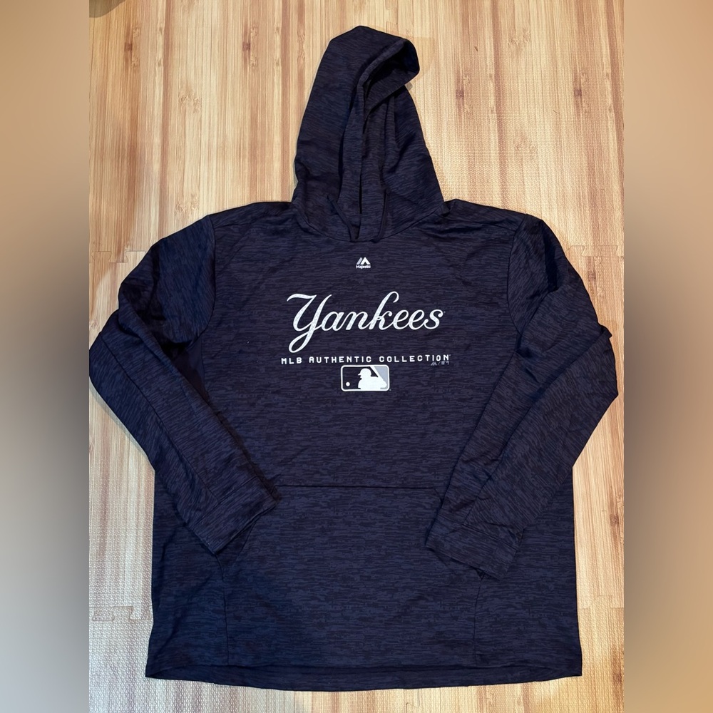 NY Yankees Majestic brand hoodie
